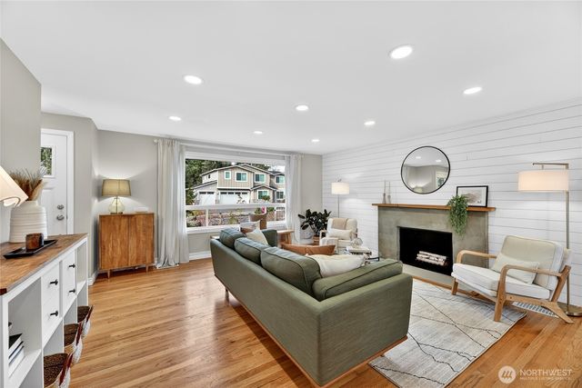 22207 54th Avenue W, Mountlake Terrace, WA 98043