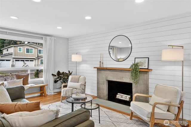 22207 54th Avenue W, Mountlake Terrace, WA 98043