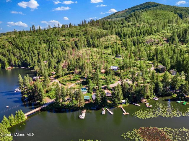 7460 W CHANNEL LN, Rathdrum, ID 83858