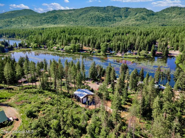 7460 W CHANNEL LN, Rathdrum, ID 83858