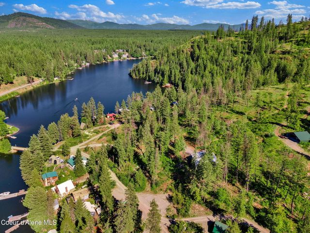 7460 W CHANNEL LN, Rathdrum, ID 83858