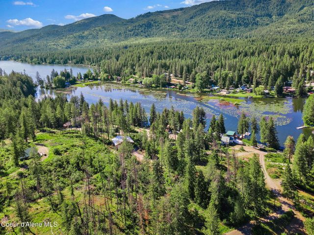 7460 W CHANNEL LN, Rathdrum, ID 83858