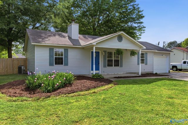 1327 Sparkman Street, Hartselle, AL 35640
