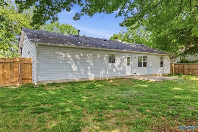 1327 Sparkman Street, Hartselle, AL 35640