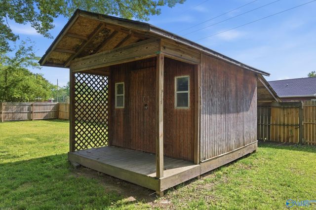 1327 Sparkman Street, Hartselle, AL 35640
