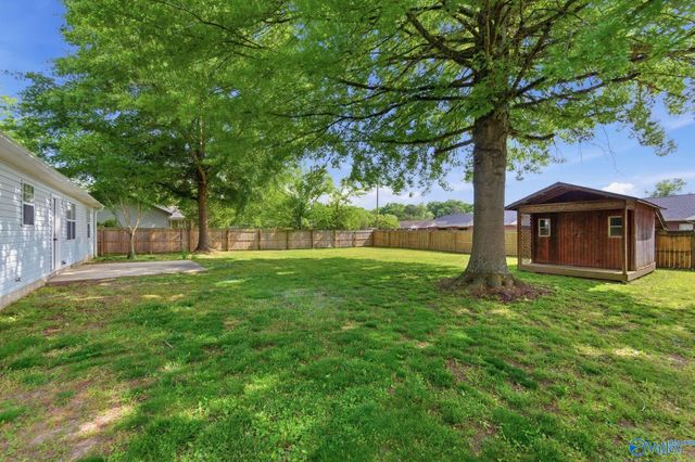1327 Sparkman Street, Hartselle, AL 35640