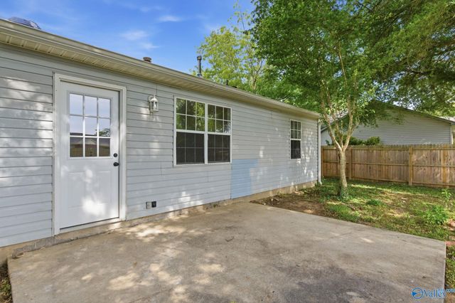 1327 Sparkman Street, Hartselle, AL 35640
