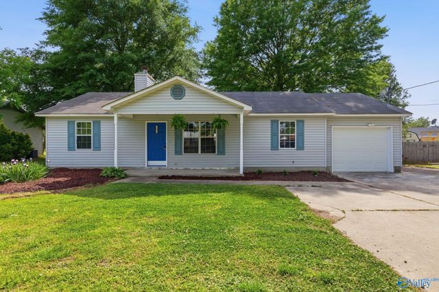 1327 Sparkman Street, Hartselle, AL 35640