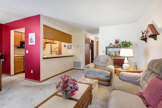 14389 Bedford Drive, Eden Prairie, MN 55346