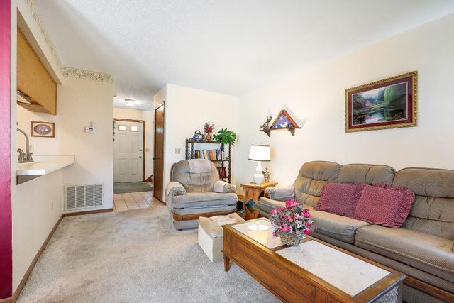 14389 Bedford Drive, Eden Prairie, MN 55346