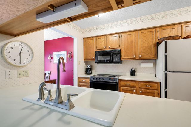 14389 Bedford Drive, Eden Prairie, MN 55346