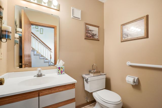 14389 Bedford Drive, Eden Prairie, MN 55346