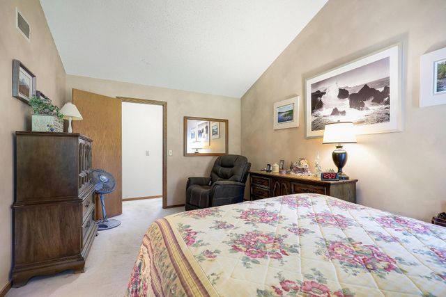 14389 Bedford Drive, Eden Prairie, MN 55346