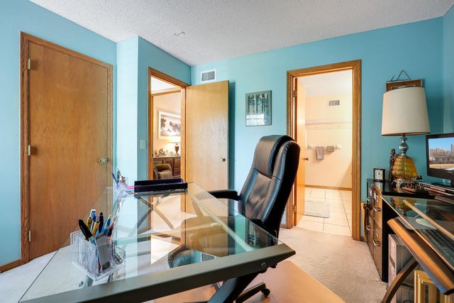 14389 Bedford Drive, Eden Prairie, MN 55346