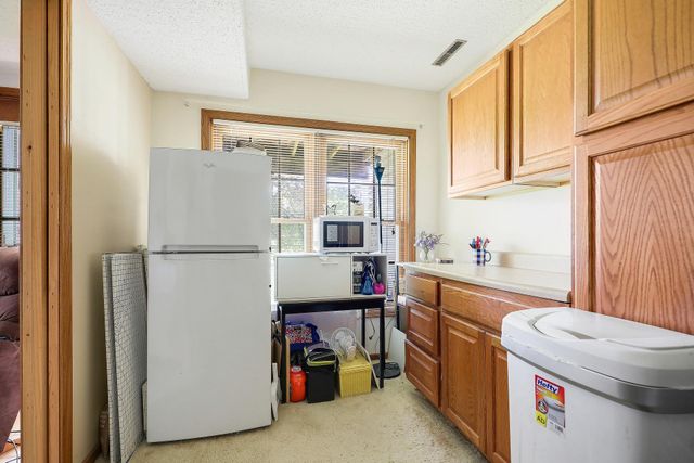 14389 Bedford Drive, Eden Prairie, MN 55346