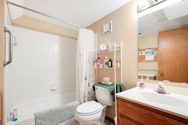 14389 Bedford Drive, Eden Prairie, MN 55346