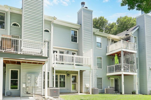14389 Bedford Drive, Eden Prairie, MN 55346