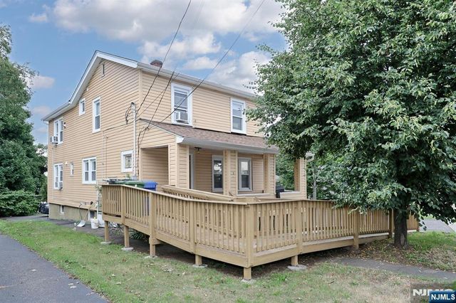 3 S Farview Avenue, Paramus, NJ 07652