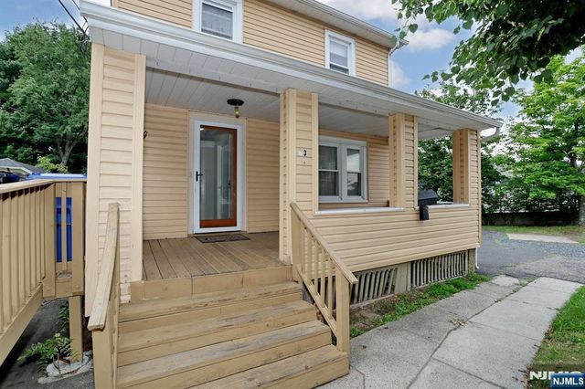 3 S Farview Avenue, Paramus, NJ 07652