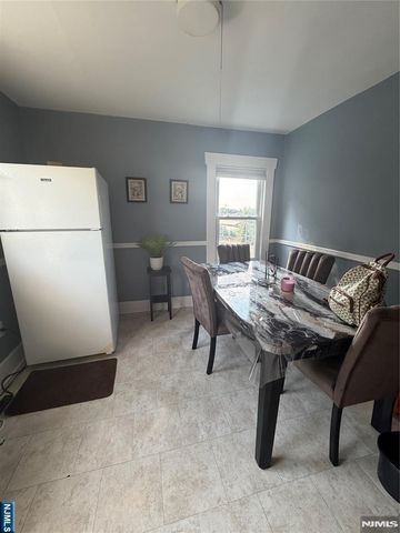 3 S Farview Avenue, Paramus, NJ 07652