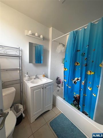 3 S Farview Avenue, Paramus, NJ 07652