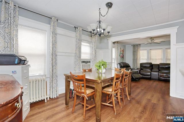 3 S Farview Avenue, Paramus, NJ 07652