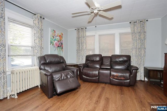 3 S Farview Avenue, Paramus, NJ 07652