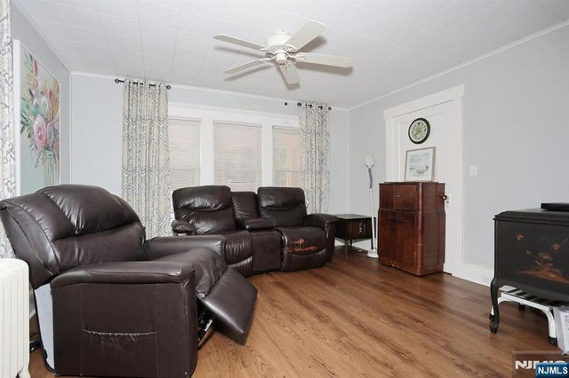 3 S Farview Avenue, Paramus, NJ 07652