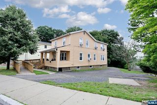 3 S Farview Avenue, Paramus, NJ 07652
