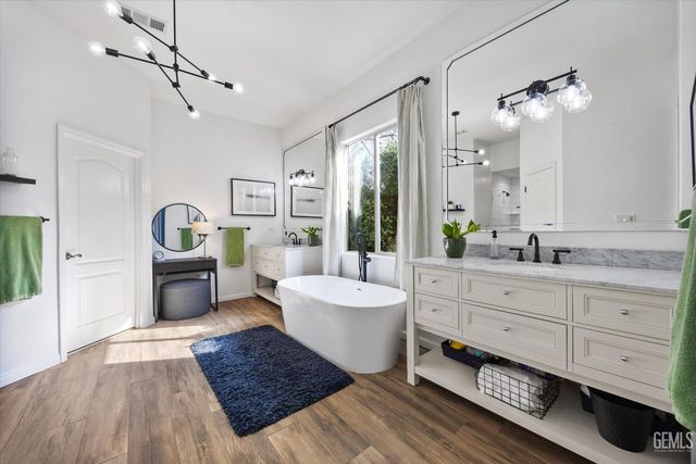 13509 Challis Forest Lane, Bakersfield, CA 93314