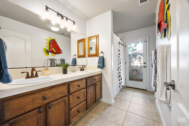 13509 Challis Forest Lane, Bakersfield, CA 93314