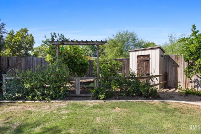 13509 Challis Forest Lane, Bakersfield, CA 93314