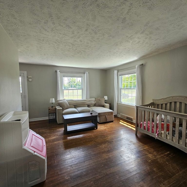 Image 14 of property listing at 105 S 20th Street, Mt Vernon, IL 62864