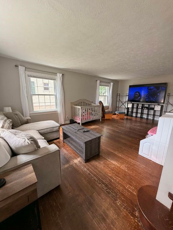 Image 15 of property listing at 105 S 20th Street, Mt Vernon, IL 62864