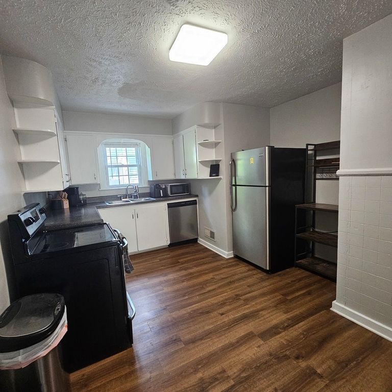 Image 18 of property listing at 105 S 20th Street, Mt Vernon, IL 62864