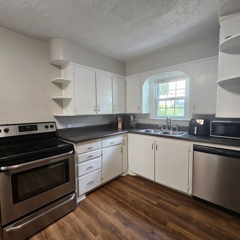 Image 19 of property listing at 105 S 20th Street, Mt Vernon, IL 62864