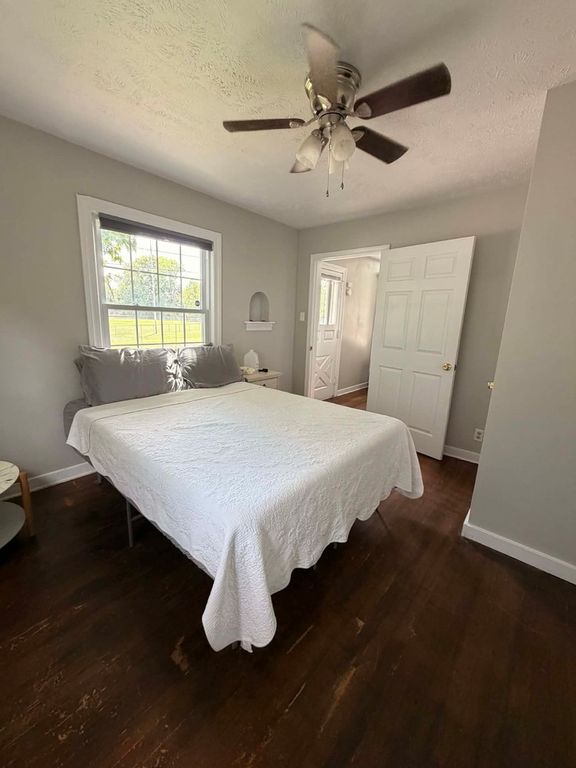 Image 25 of property listing at 105 S 20th Street, Mt Vernon, IL 62864