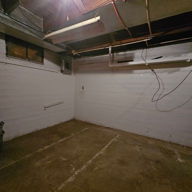 Image 31 of property listing at 105 S 20th Street, Mt Vernon, IL 62864