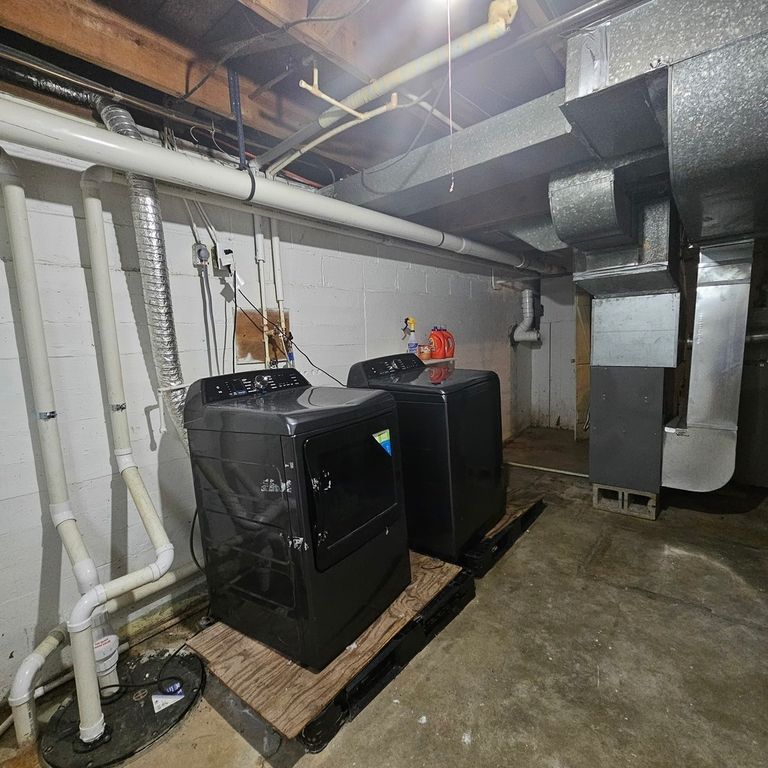 Image 32 of property listing at 105 S 20th Street, Mt Vernon, IL 62864