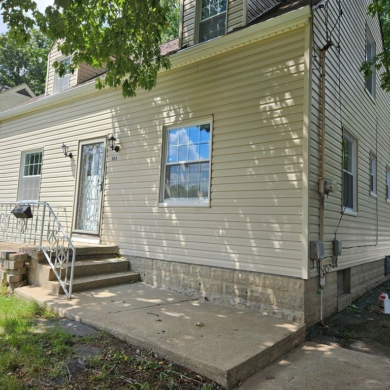 Image 7 of property listing at 105 S 20th Street, Mt Vernon, IL 62864
