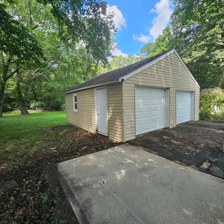 Image 10 of property listing at 105 S 20th Street, Mt Vernon, IL 62864