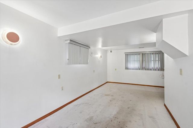 8351 W 99th Street, Palos Hills, IL 60465