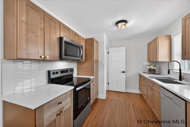 117 E 3RD AVE, Cheyenne, WY 82001