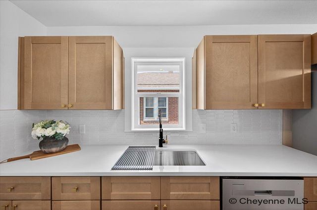 117 E 3RD AVE, Cheyenne, WY 82001