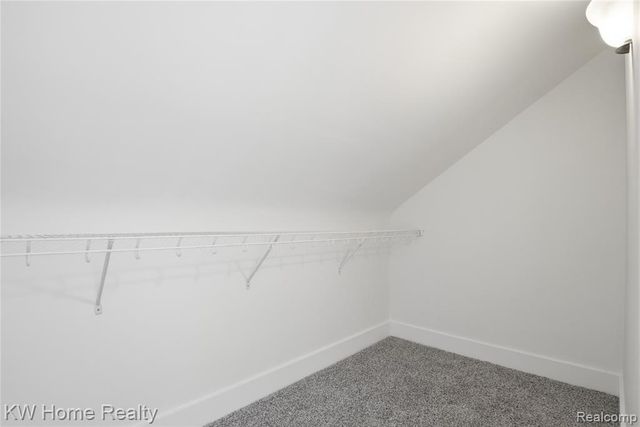 21266 W 9 Mile Road, Southfield, MI 48075