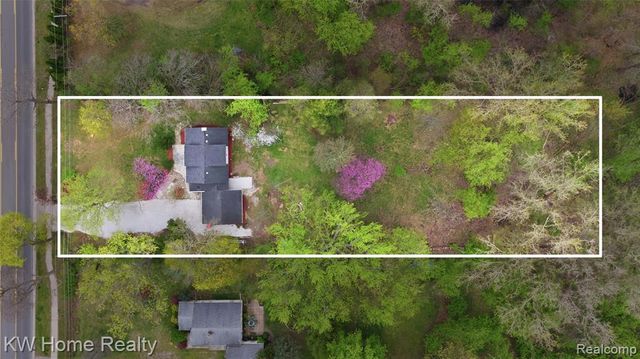 21266 W 9 Mile Road, Southfield, MI 48075