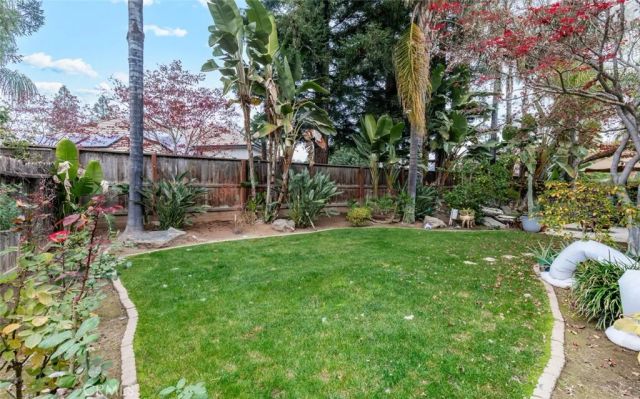 2170 W Beechwood Avenue, Fresno, CA 93711
