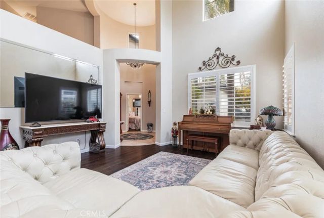 2170 W Beechwood Avenue, Fresno, CA 93711