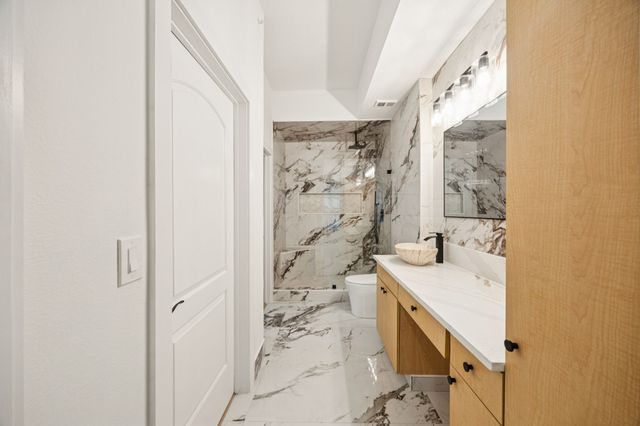 3225 Turtle Creek Boulevard 142, Dallas, TX 75219