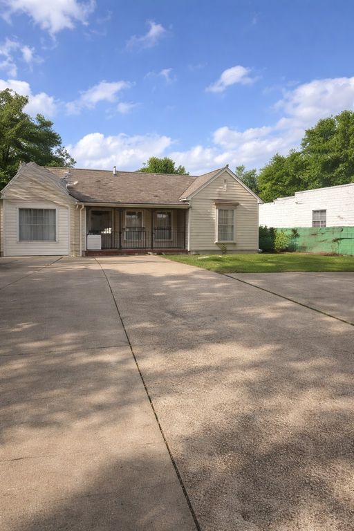 2831 W Clarendon Drive, Dallas, TX 75211